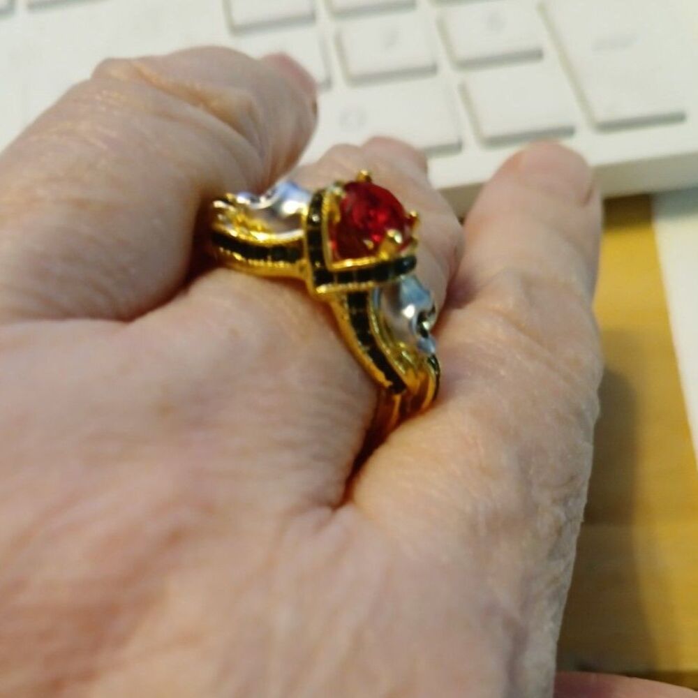 Red Stone Double 3D Skull Black Stones Gold Ring Halloween Size 10